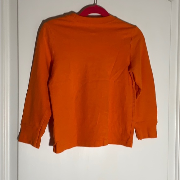 Old Navy kids orange shirt. Size 5T - Picture 4 of 4